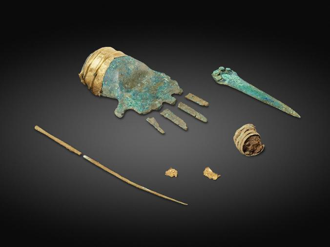 Encontrado Raro Artefato da Idade do Bronze na Europa: Uma Luva de Metal de 3.500 Anos