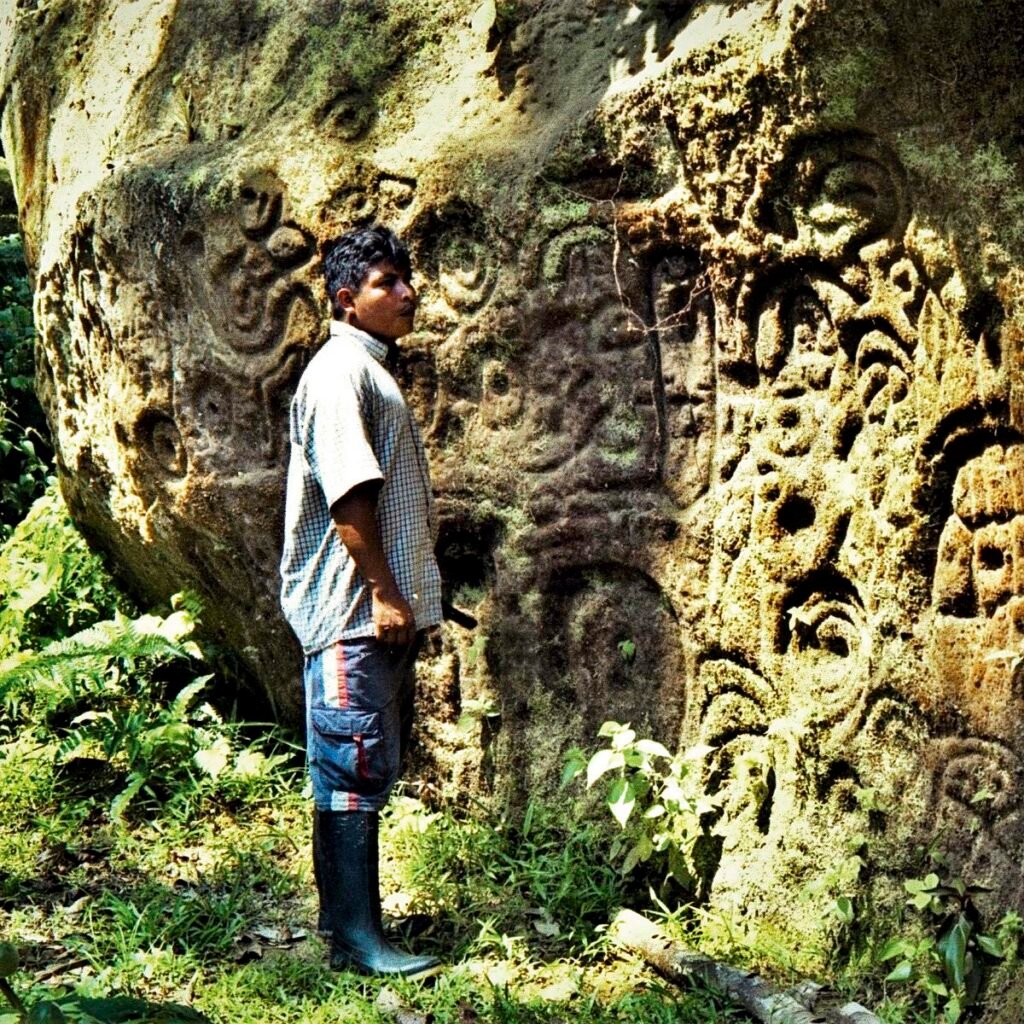A Misteriosa Pedra Com Inscrições Ancestrais Na Amazônia Semelhante A Pedra do Ingá